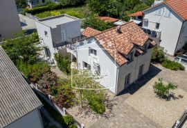 Privlaka - moderna villa 4 stambene jedinice s bazenom!! 495000€, Privlaka, Maison