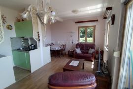 OPATIJA-IKA!!!APARTMAN NA LIJEPOJ MIRNOJ LOKACIJI!!!POGLED NA MORE!!!, Opatija - Okolica, Stan