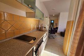 Apartman u prizemlju blizu plaže!, Malinska-Dubašnica, Apartamento