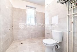 Zagreb, Malešnica, dvoetažan četverosoban stan, NKP 69m2, Zagreb, Appartement