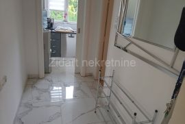 Ledine, dve kuće, 400m2, plac 6ari, Novi Beograd, House