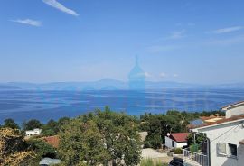 Otok Krk, Njivice, stan 50m2, 2.kat, terasa, balkon, pogled na more, za prodaju, Krk, Kвартира