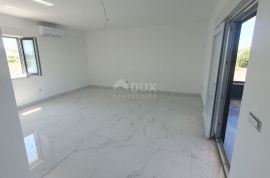 ZADAR, PRIVLAKA - Novogradnja! Vrhunski penthouse samo 140 metara od plaže s neodoljivim pogledom na more! S4, Privlaka, Flat