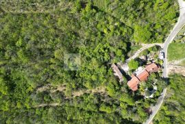 Istra Ročko polje lijepa kuća sa predivnim vrtom!, Buzet, Ev