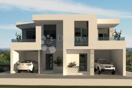 VODICE – KUĆA NA ATRAKTIVNOJ LOKACIJI – JZ, Vodice, Maison