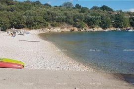 Poljoprivredno zemljište Prodaje se poljoprivredno zemljište, 340 m2, 200m od plaže, Marčana, Zemljište