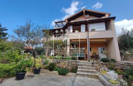 Kruševo - kvalitetna kuća sa velikim dvorištem, otvoren pogled na more! 430000€, Obrovac, Maison