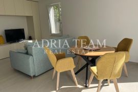 POTPUNO PREUREĐEN APARTMAN S PRELIJEPIM VRTOM I TERASAMA - PETRČANE, SUNNYSIDE RESORT, Zadar - Okolica, Daire