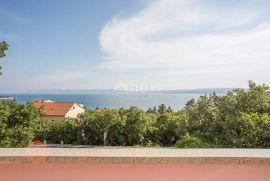 CRIKVENICA - luksuzna kuća s pet apartmana, Crikvenica, Famiglia