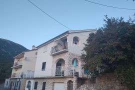 SENJ, BUNJICA - apartman blizu mora s garažom, Senj, Apartamento