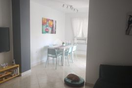 SENJ, BUNJICA - apartman blizu mora s garažom, Senj, Wohnung