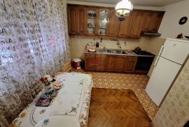 Zagreb, Borčec, samostojeća 3- etažna kuća 150 m2, Podsused - Vrapče, Maison