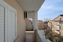 Novalja, 3-sobni apartman sa 2 natkrivene terase s pogledom na more + garaža, Novalja, Flat