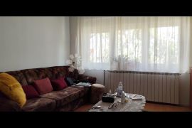 Pećine stan sa malim vrtom 250 m od plaže, Rijeka, Appartement