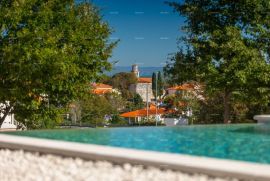 Vila Prodaje se predivna vila sa bazenom, Galižana, Vodnjan, Famiglia