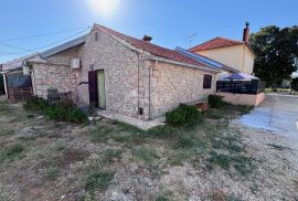 ZADAR, SUKOŠAN - Renovirana kamena prizemnica, Sukošan, House