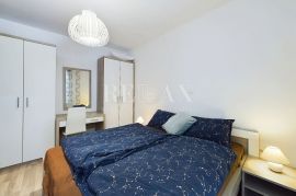 Povile - stan udaljen 50 m od mora, Novi Vinodolski, Appartment