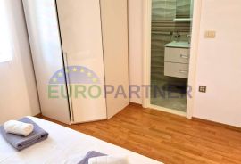 Vila sa bazenom 350 m2 u Kaštel Starom, Kaštela, Famiglia