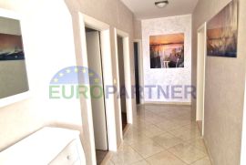 Vila sa bazenom 350 m2 u Kaštel Starom, Kaštela, Famiglia