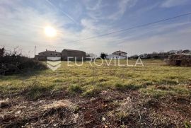 Marčana, Loborika - građevinsko zemljište 450 m2 na odličnoj lokaciji s putem, Marčana, Tierra