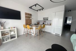 NAJAM, STAN, VALDEBEK, 60 M2, 2S+DB, Pula, Appartment