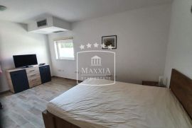 Diklo - idealna investicija za najam 8 stambenih jedinica! 849000€, Zadar, Famiglia