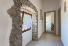 ISTRA, SVETVINČENAT - Obnovljena autohtona kamena kuća s bazenom, Svetvinčenat, Kuća