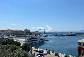 Centar, stan s pogledom na more, Rijeka, شقة