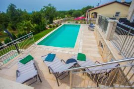 Predivna villa sa bazenom nedaleko Poreča, Istra, Kaštelir-Labinci, Famiglia