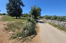 Sv.Anton građevinsko zemljište 1364 m2 za 2.kuće sa bazenom, Malinska-Dubašnica, Terra