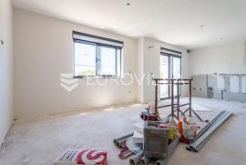 Split, Sirobuja, jednosoban stan u prizemlju s vrtom NKP 63, 56 m2, Split, شقة