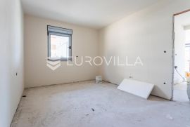 Split, Sirobuja, jednosoban stan u prizemlju s vrtom NKP 63, 56 m2, Split, Kвартира