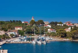 OTOK MOLAT - Simpatična kuća u blizini mora u srcu mjesta Molat, Zadar - Okolica, Дом