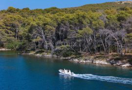 OTOK MOLAT - Simpatična kuća u blizini mora u srcu mjesta Molat, Zadar - Okolica, Дом