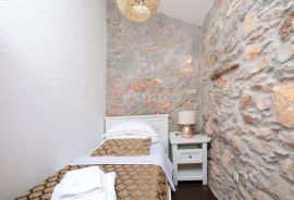 OTOK MOLAT - Simpatična kuća u blizini mora u srcu mjesta Molat, Zadar - Okolica, Casa