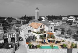 OTOK MOLAT - Jedinstvena dvojna kuća s bazenom u srcu mjesta Molat, Zadar - Okolica, Σπίτι