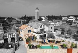 OTOK MOLAT - Jedinstvena dvojna kuća s bazenom u srcu mjesta Molat, Zadar - Okolica, Famiglia