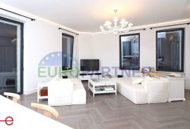 Dizajnerski luksuzni stan u samom centru Voloskog pored mora, Opatija, Appartement