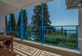 Trosoban stan s panoramskim pogledom na more ,50m od plaže, Opatija okolica, Opatija, Appartment