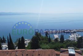 Trosoban stan s panoramskim pogledom na more ,50m od plaže, Opatija okolica, Opatija, Flat