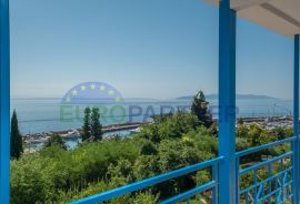 Trosoban stan s panoramskim pogledom na more ,50m od plaže, Opatija okolica, Opatija, Stan