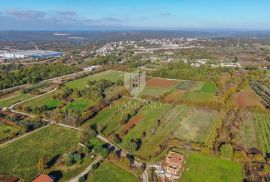 Predivno zemljište s građevinskom dozvolom u okolici Rovinja, Rovinj, Land