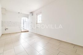 Zagreb, Savska dvije garsonjere 28m2 i 23 m2, Zagreb, Wohnung