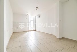 Zagreb, Savska dvije garsonjere 28m2 i 23 m2, Zagreb, Appartement