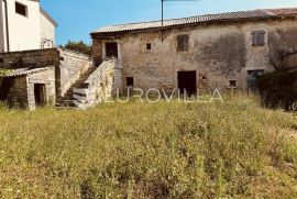 Tinjan, Stara kamena kuća za renovaciju s građevinskim zemljištem, Tinjan, House