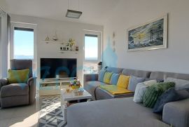 Otok Krk-Malinska, dva moderna stana sa pogledom na more, okućnica, prodaja, Malinska-Dubašnica, Apartamento
