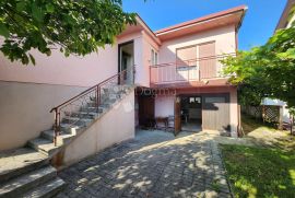 Kuća sa 879m² okućnice u centru Krapine!, Krapina, Casa