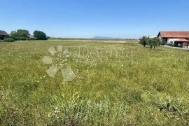 BREZOVICA, GRAĐEVINSKO ZEMLJIŠTE SA IDEJNIM PROJEKTOM OD 22 STANA, Brezovica, Land