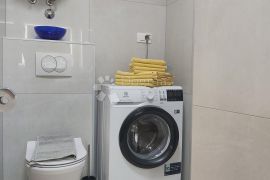 Stan u prizemlju s dvorištem i pogledom na more, Labin, Apartamento