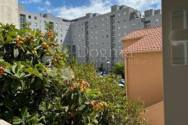 PRILIKA! STAN U SPLITU NA ODLIČNOJ LOKACIJI, Split, Appartment